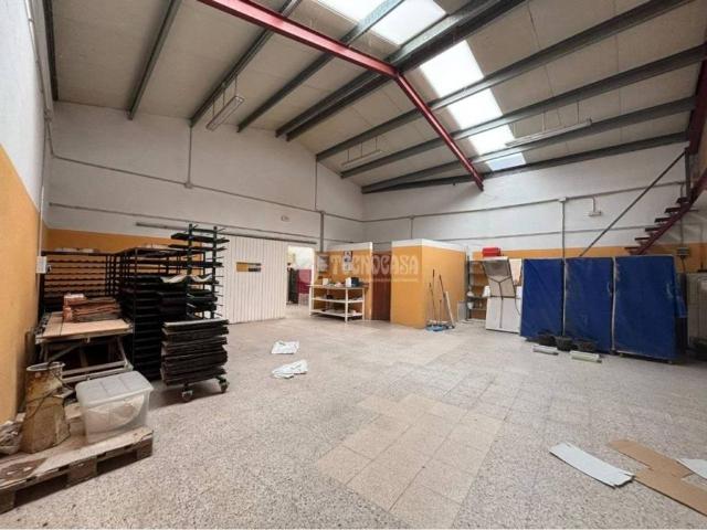 Local Comercial en venta en Villaverde De Medina, Castilla y León