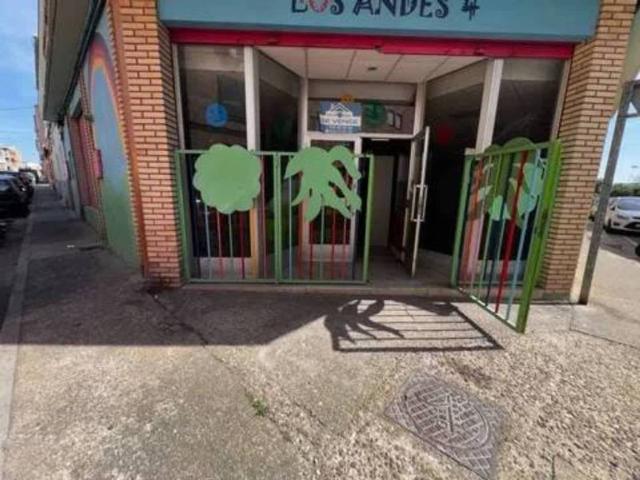Local Comercial en venta en Oliver-Valdefierro, Zaragoza