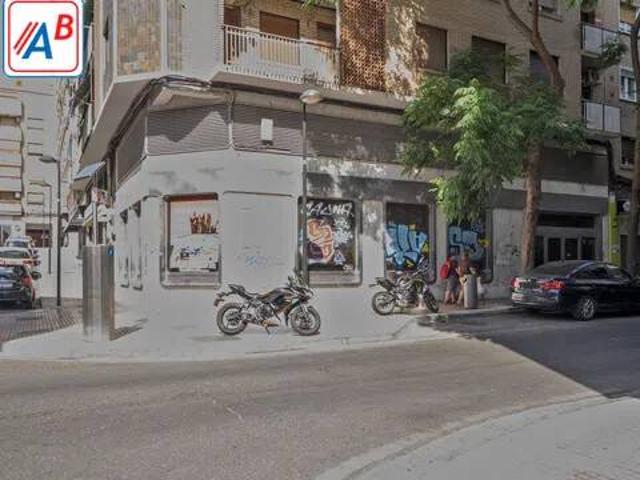 Local Comercial en venta en Delicias, Zaragoza