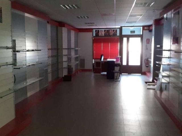 Local Comercial en venta en Delicias, Zaragoza