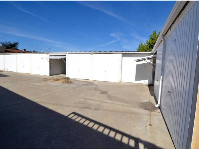 Local Comercial en venta en Zarapicos, Castilla y León
