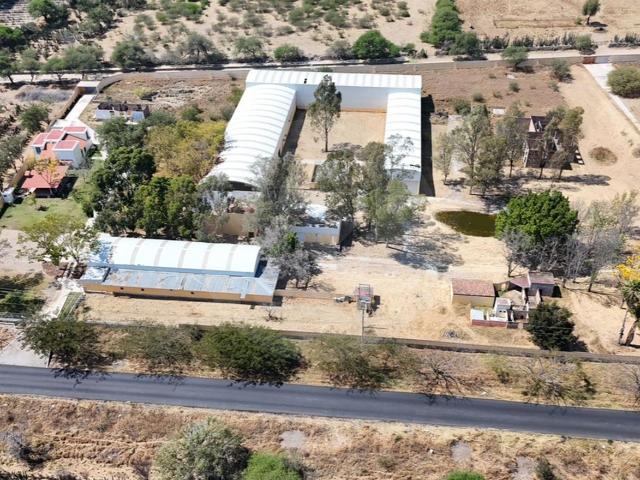 Nave Industrial en venta en Techaluta De Montenegro, Jalisco