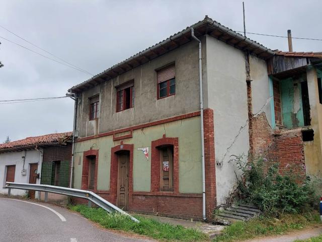 Chalet en venta en Mieres, Asturias