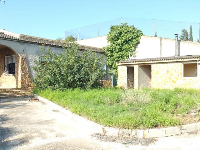 Chalet en venta en Olocau, València / Valencia