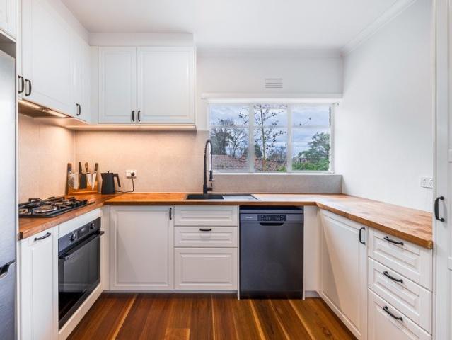 Apartment for rent in St Kilda East, Melbourne