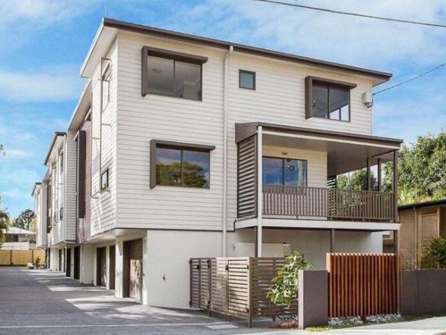 Townhouse for sale in Toombul, Queensland