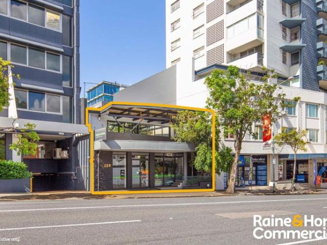 Office for rent in Toombul, Queensland