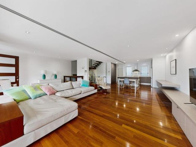 Townhouse for rent in Toombul, Queensland