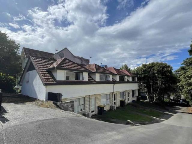 Townhouse for rent in Otakou