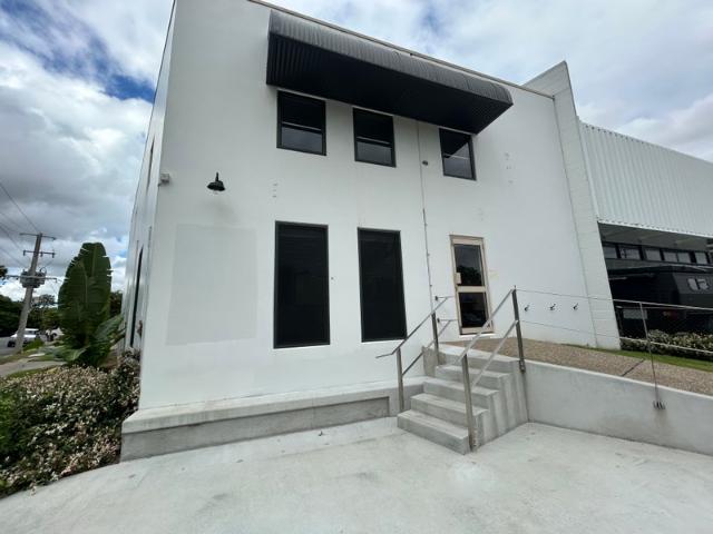 Warehouse for rent in Toombul, Queensland