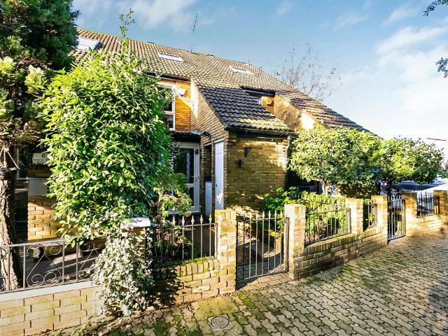 House for rent in London Borough of Wandsworth, Greater London