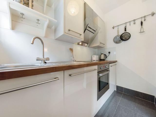 Studio for rent in Southfields, Greater London