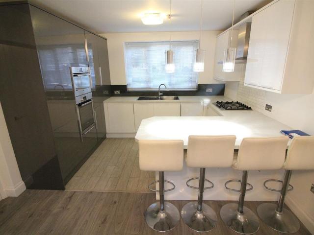 Apartment for rent in Roehampton, Greater London