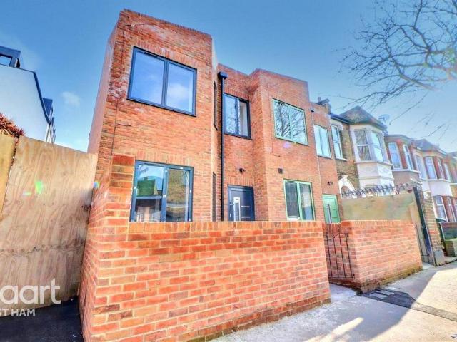 House for rent in Upton Park, Greater London