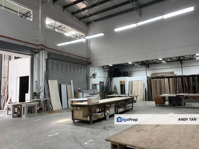 Warehouse for sale in Taman Desa Idaman, Seelong