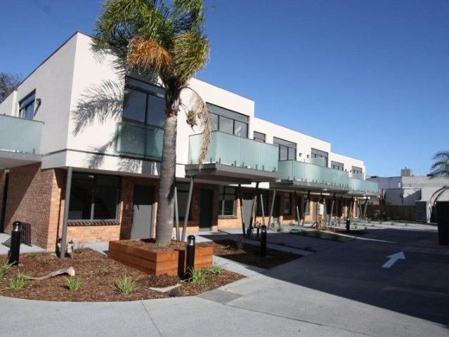 Townhouse for rent in Oakleigh East, Melbourne