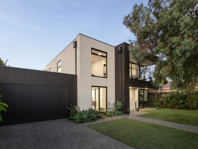 House for sale in Hampton East
