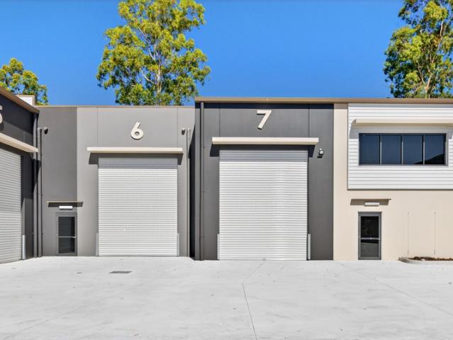 Warehouse for rent in Toombul, Queensland