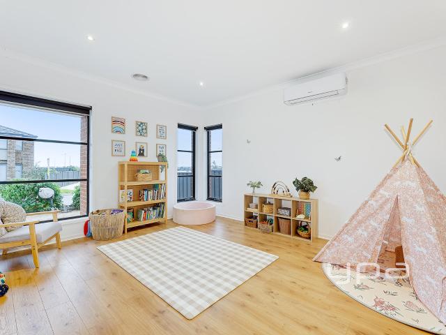 House for sale in Cloverton, Melbourne