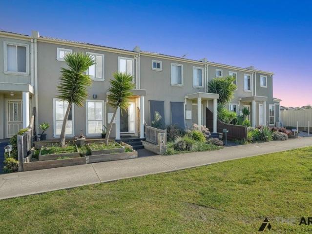 Townhouse for sale in Camerons Creek, Victoria