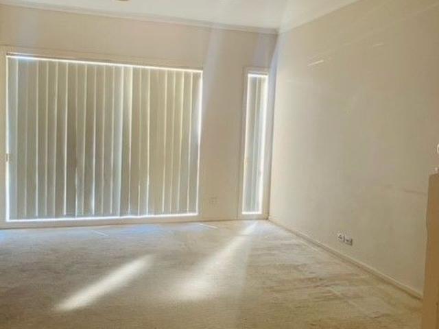 Townhouse for rent in Watervale, Melbourne