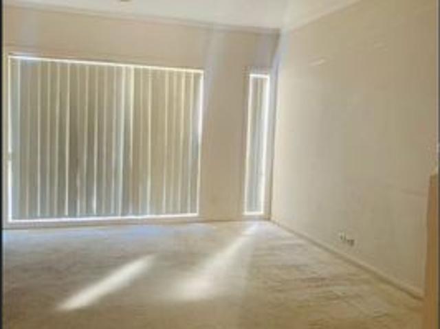 Townhouse for rent in Watervale, Melbourne