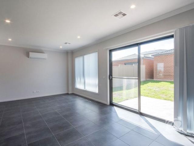 Townhouse for rent in Camerons Creek, Victoria