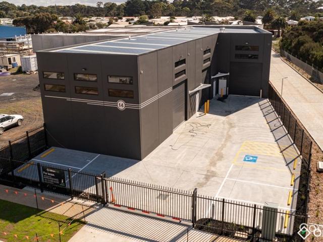 Warehouse for rent in Cowes, Victoria