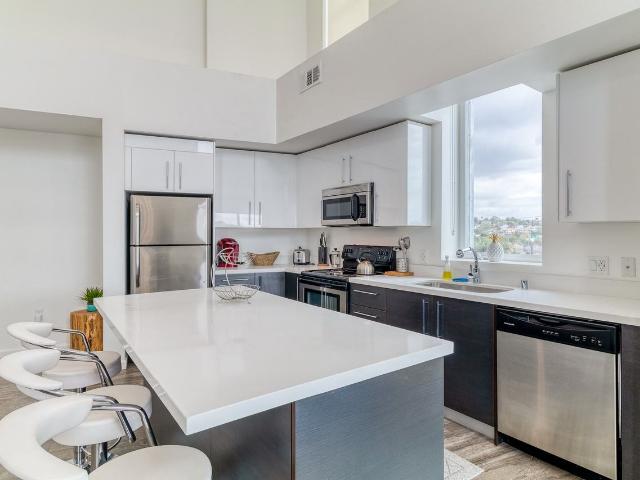 Apartment for rent in Canoga Park, California