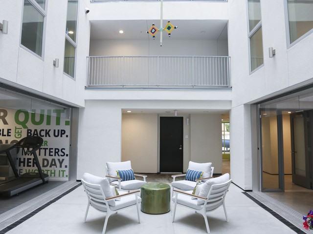 Apartment for rent in Canoga Park, California