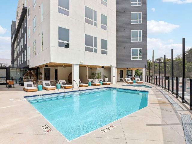 Apartment for rent in Canoga Park, California