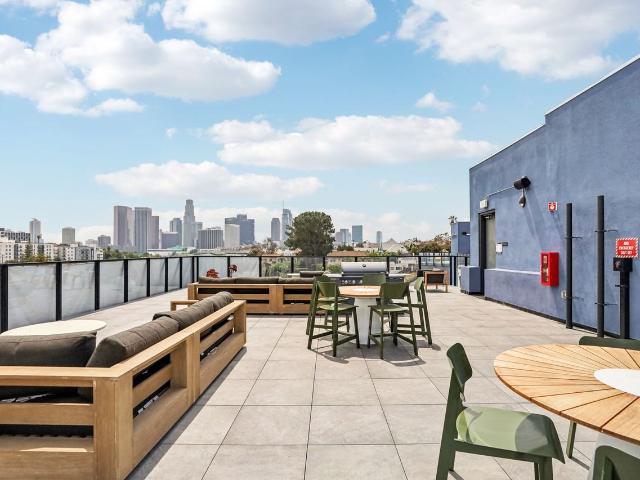 Apartment for rent in Canoga Park, California