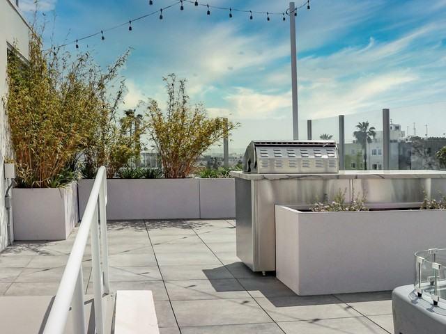 Apartment for rent in Canoga Park, California