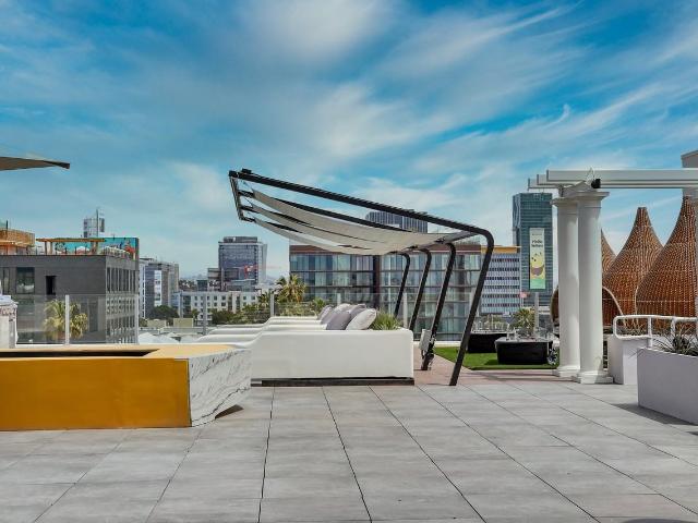 Apartment for rent in Canoga Park, California