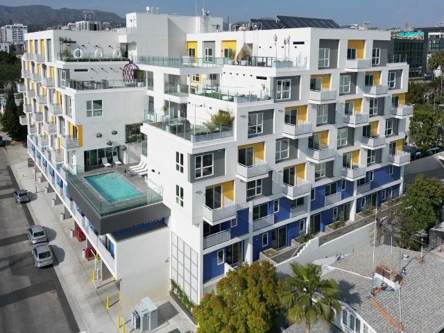 Apartment for rent in Canoga Park, California