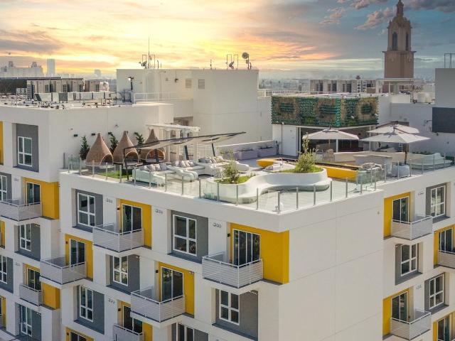 Apartment for rent in Canoga Park, California