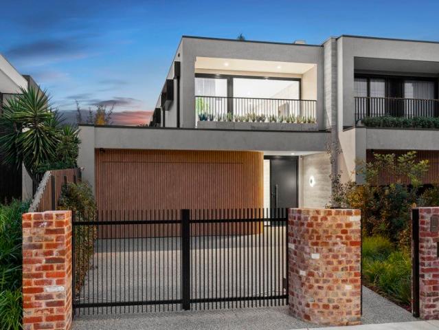 Townhouse for sale in Camerons Creek, Victoria