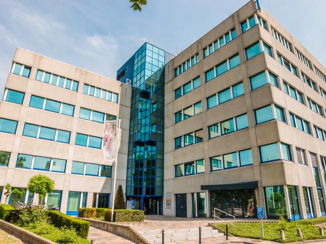 Bedrijfspand te huur in IJsselmonde, Rotterdam