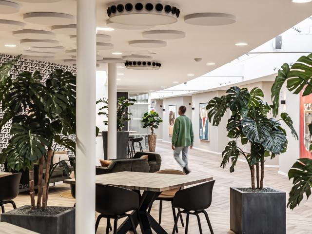 Bedrijfspand te huur in Nieuw-West, Amsterdam