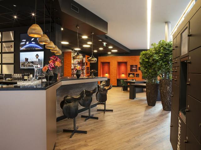Bedrijfspand te huur in Zuid, Amsterdam
