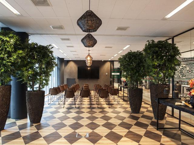 Bedrijfspand te huur in Zuid, Amsterdam