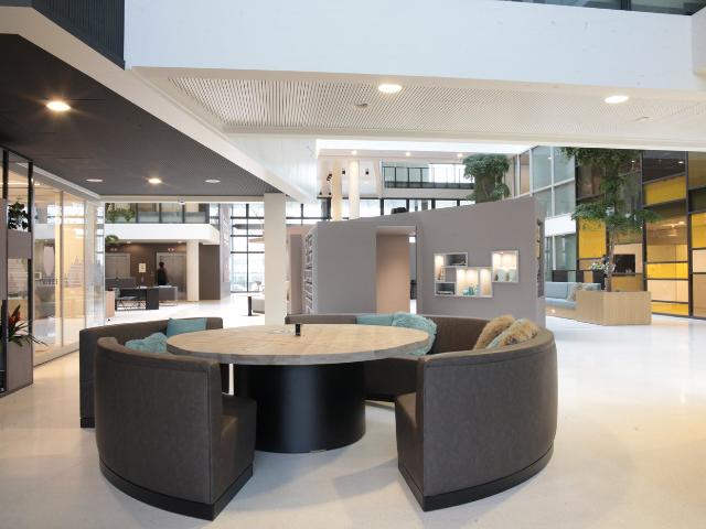 Bedrijfspand te huur in Nieuw-West, Amsterdam