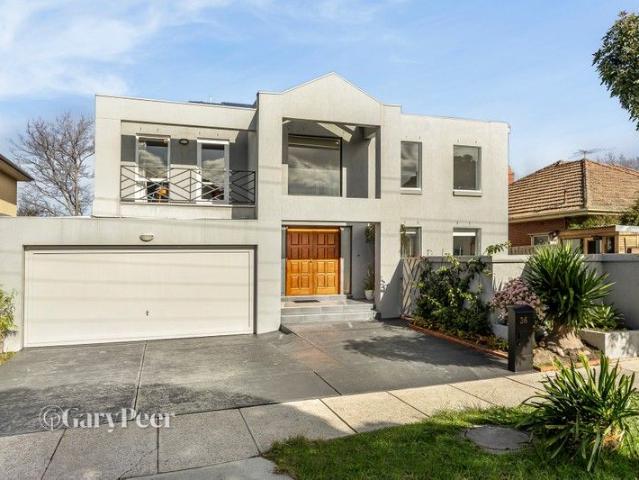 House for sale in Caulfield North