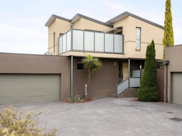 Townhouse for sale in Camerons Creek, Victoria