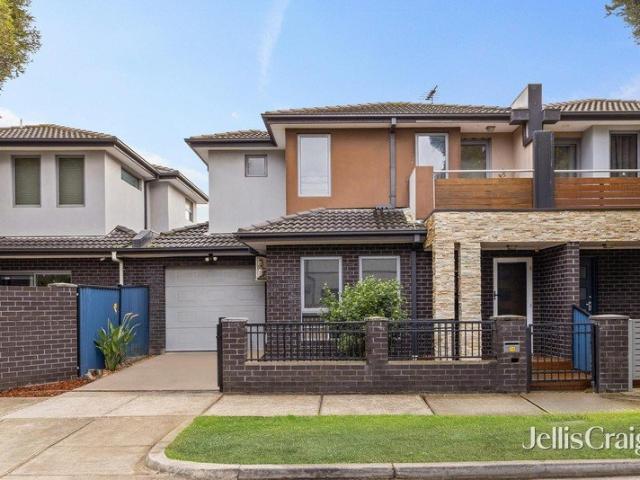 Townhouse for sale in Camerons Creek, Victoria