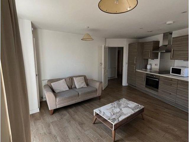 House for rent in Summerstown, Greater London