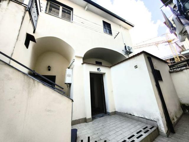 Villa Indipendente in vendita a Sant'Antonio Abate, Napoli