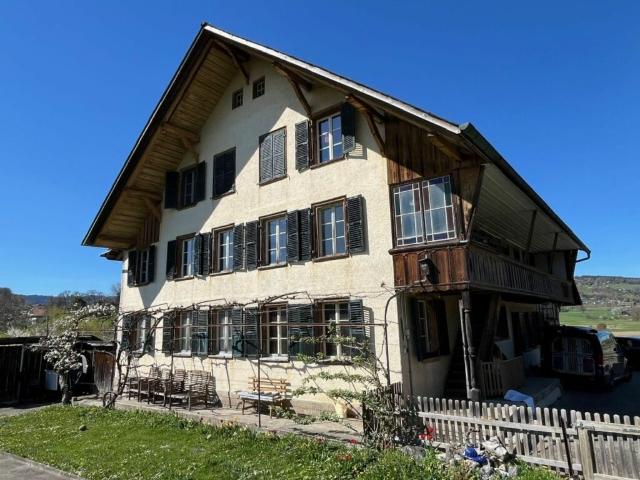 Mehrfamilienhaus kaufen in Kirchdorf (BE), Bern
