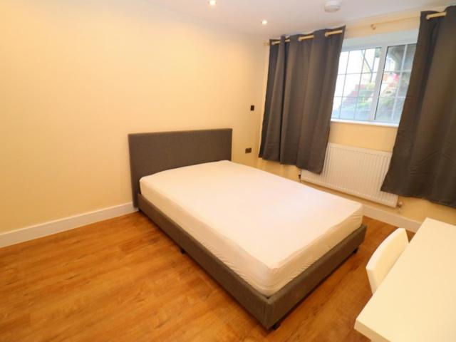 Room for rent in London Borough of Ealing, Hanwell