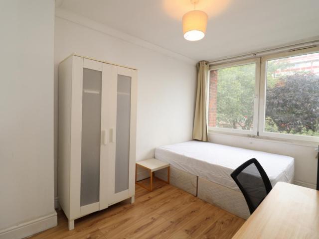 Room for rent in Barnsbury, Greater London